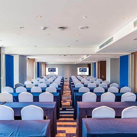 Holiday Inn Express Shanghai Baoyang By Ihg Екстер'єр фото