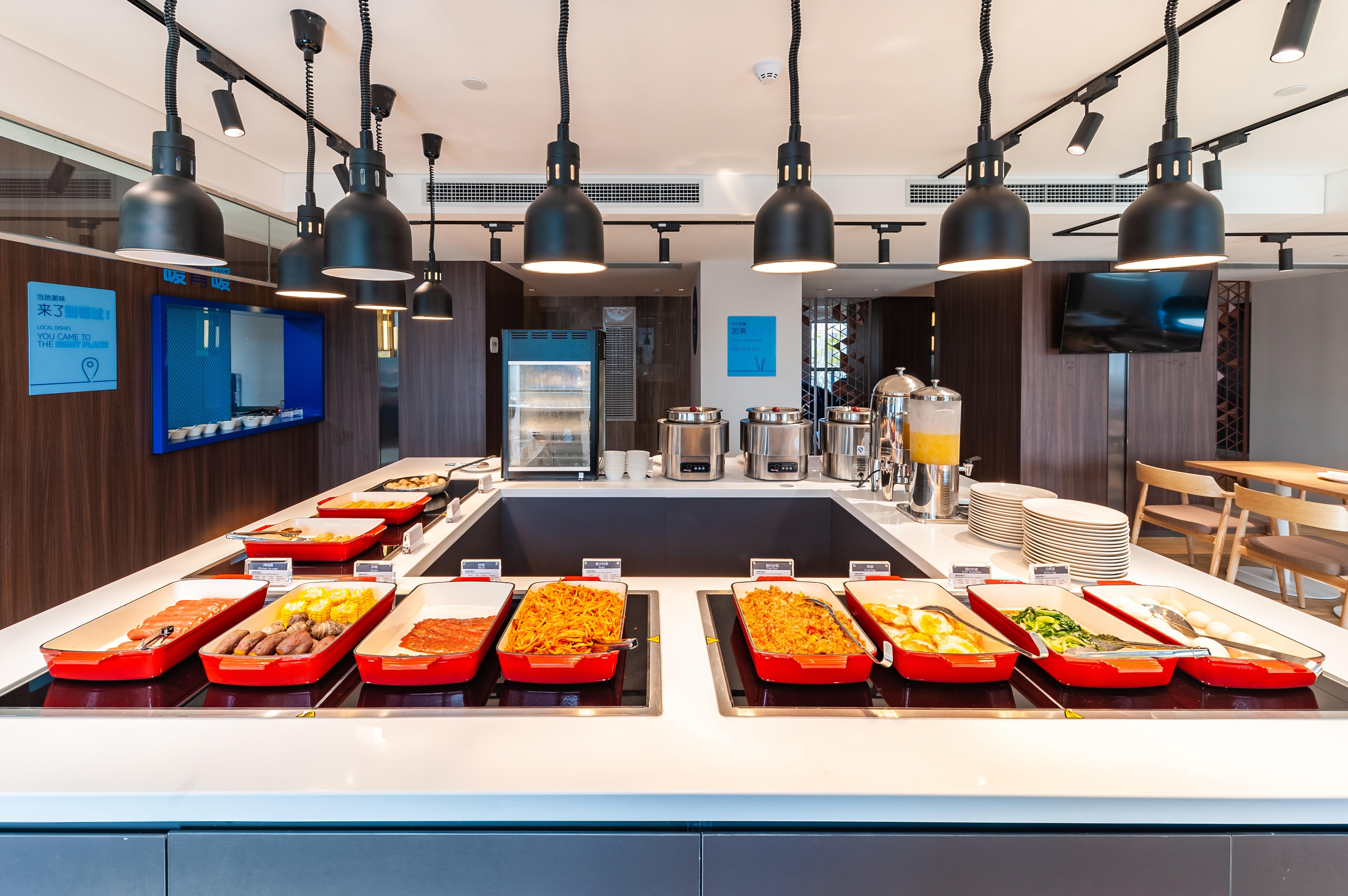 Holiday Inn Express Shanghai Baoyang By Ihg Екстер'єр фото
